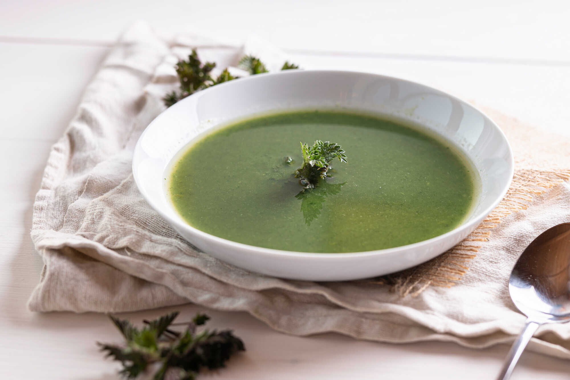 Wildkräutersuppe an Gründonnerstag - Bayerisches Landwirtschaftliches ...