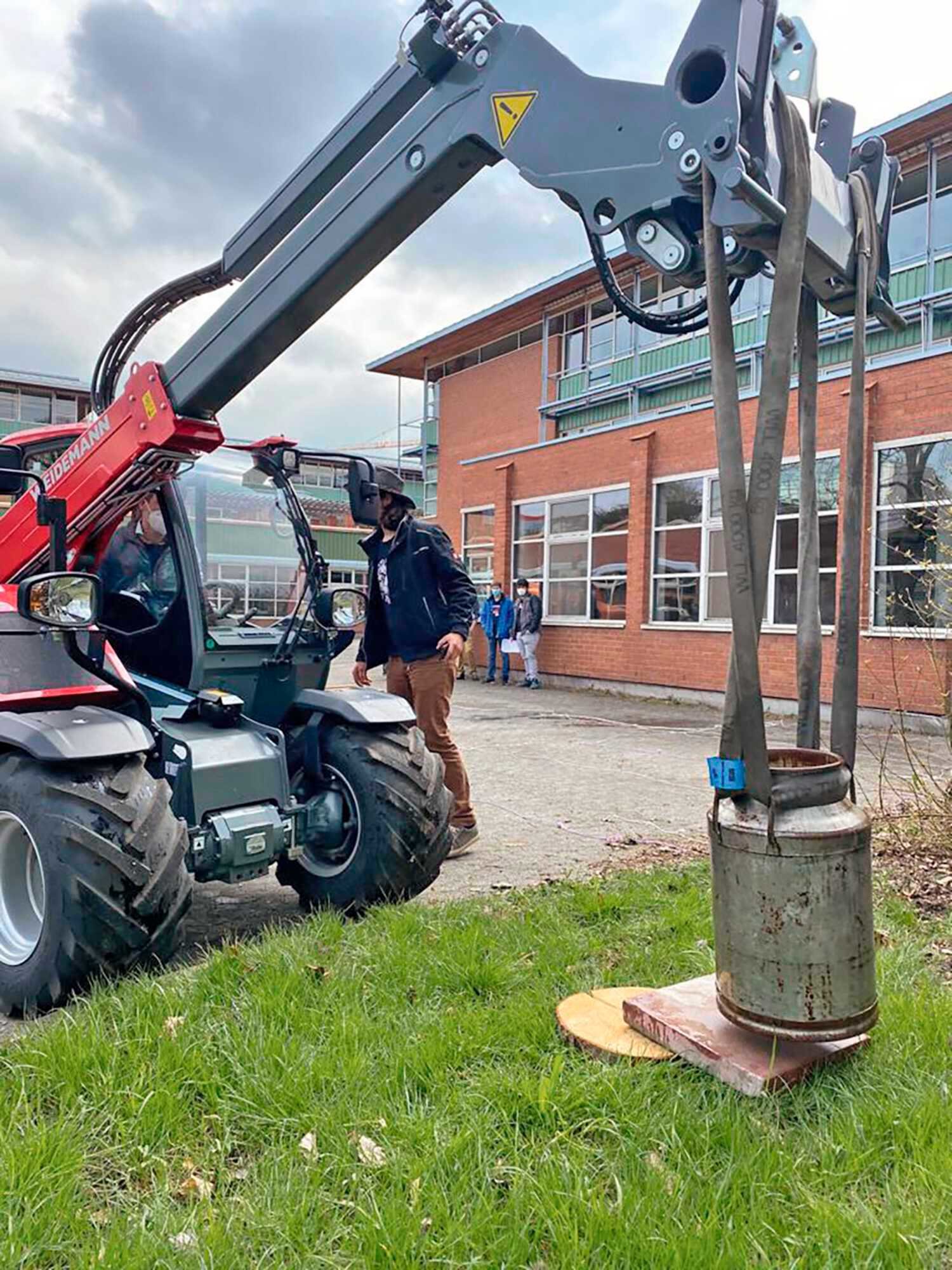 Mit Hirn, Hand und Joystick - BLW 22-2021